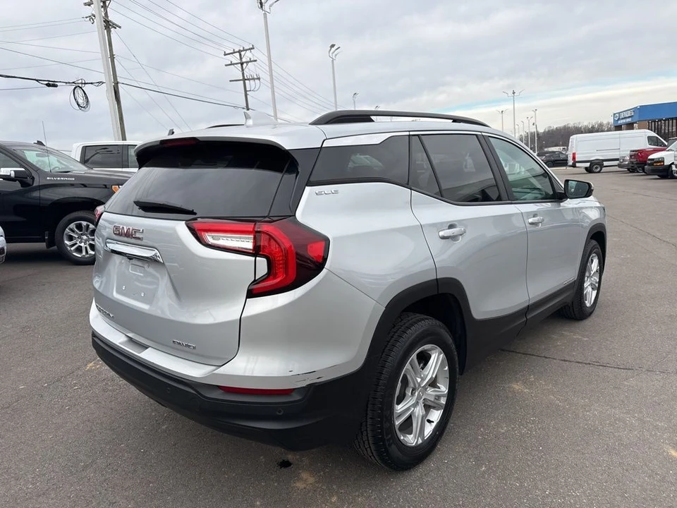 2022 GMC Terrain - Image 5 of 12