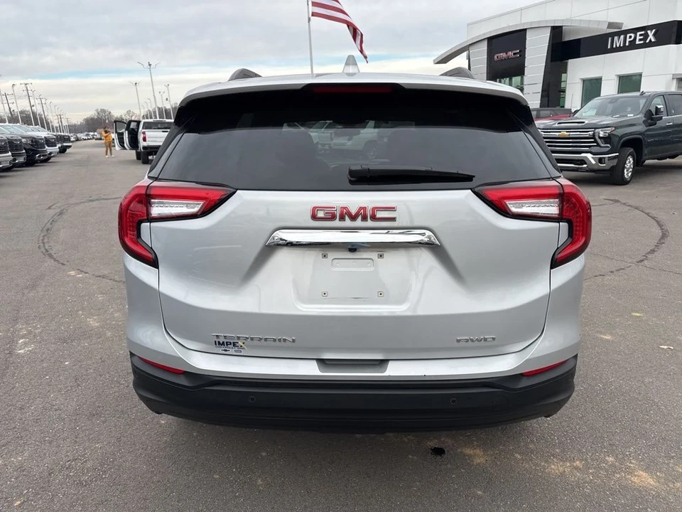 2022 GMC Terrain - Image 4 of 12