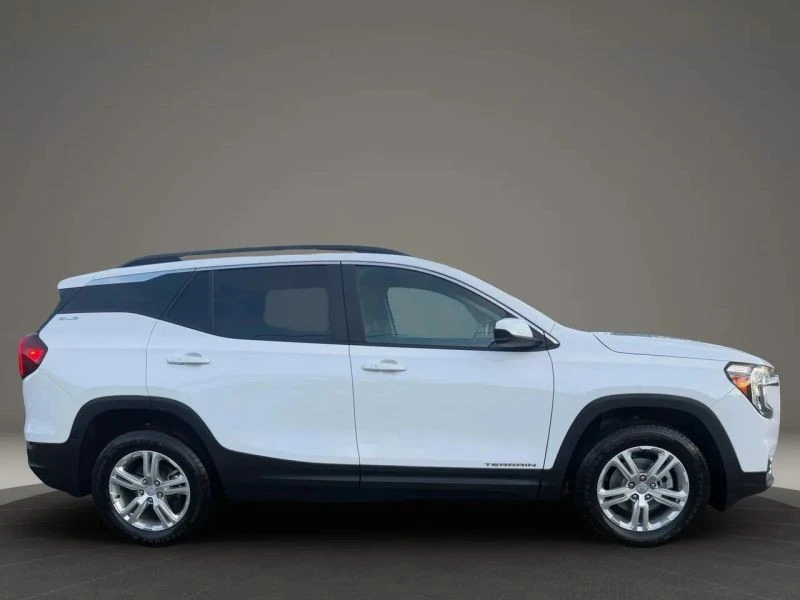 2022 GMC Terrain - Image 4 of 12