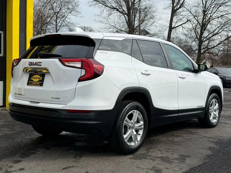 2022 GMC Terrain - Image 6 of 12