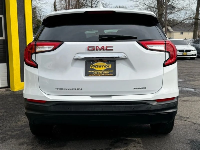 2022 GMC Terrain - Image 5 of 12