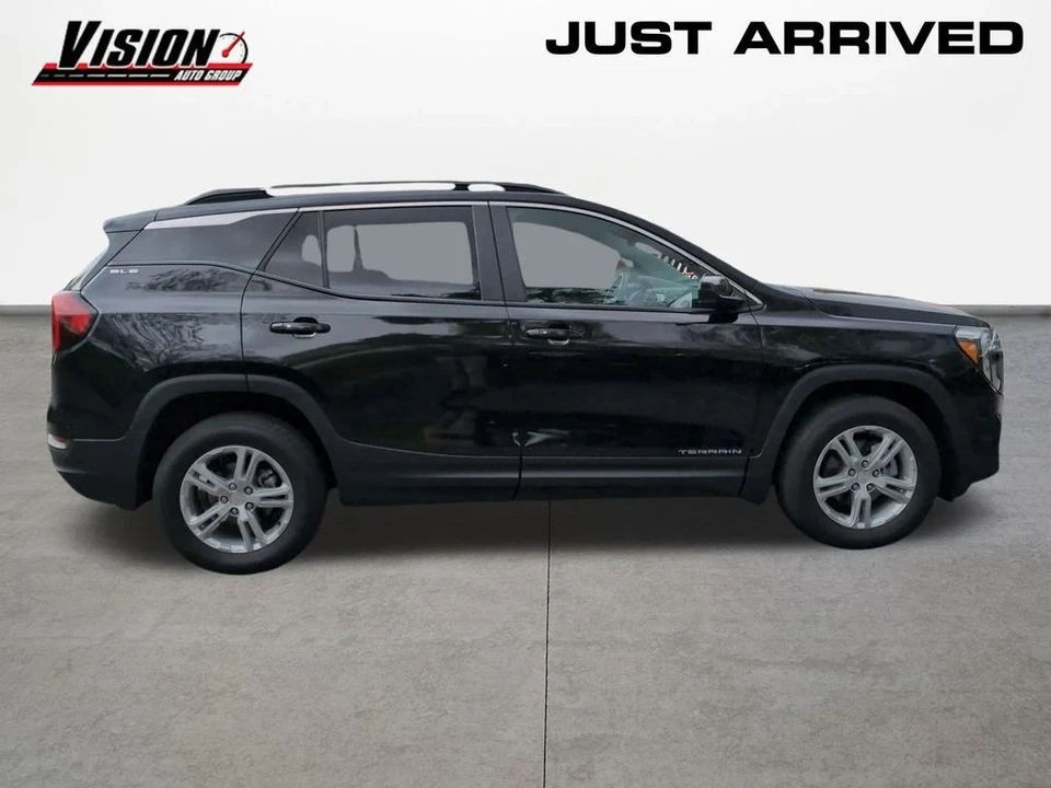 2022 GMC Terrain - Image 4 of 9