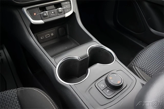 2022 GMC Terrain - Image 16 of 21