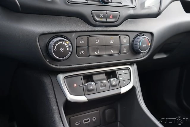 2022 GMC Terrain - Image 15 of 21