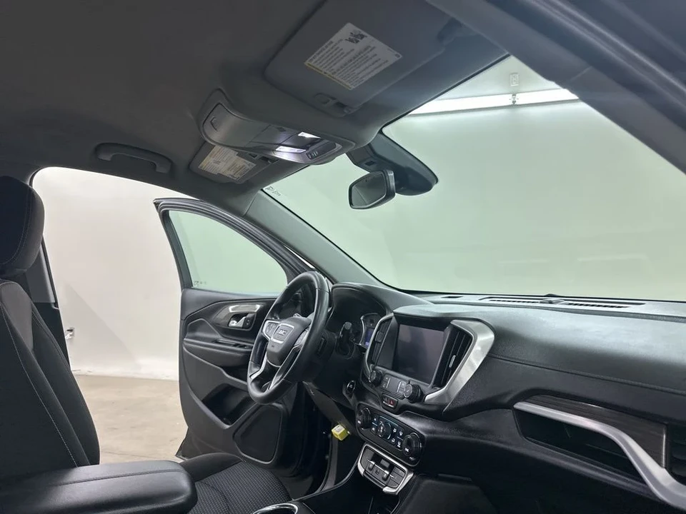 2022 GMC Terrain - Image 18 of 21