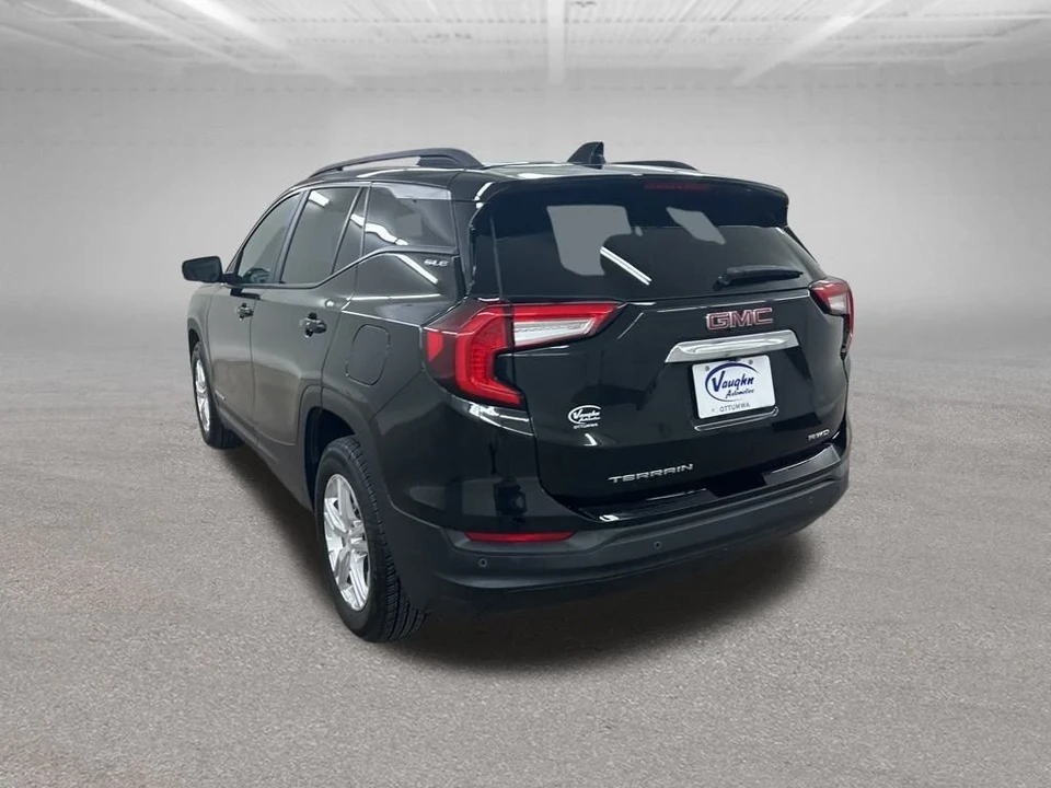 2022 GMC Terrain - Image 10 of 12