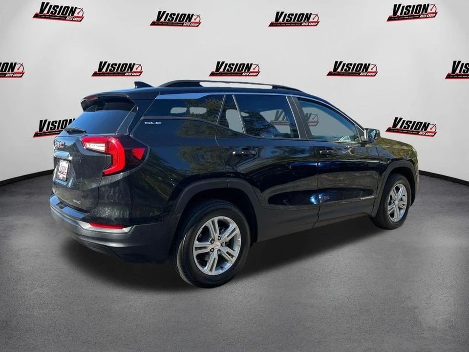 2022 GMC Terrain - Image 5 of 12