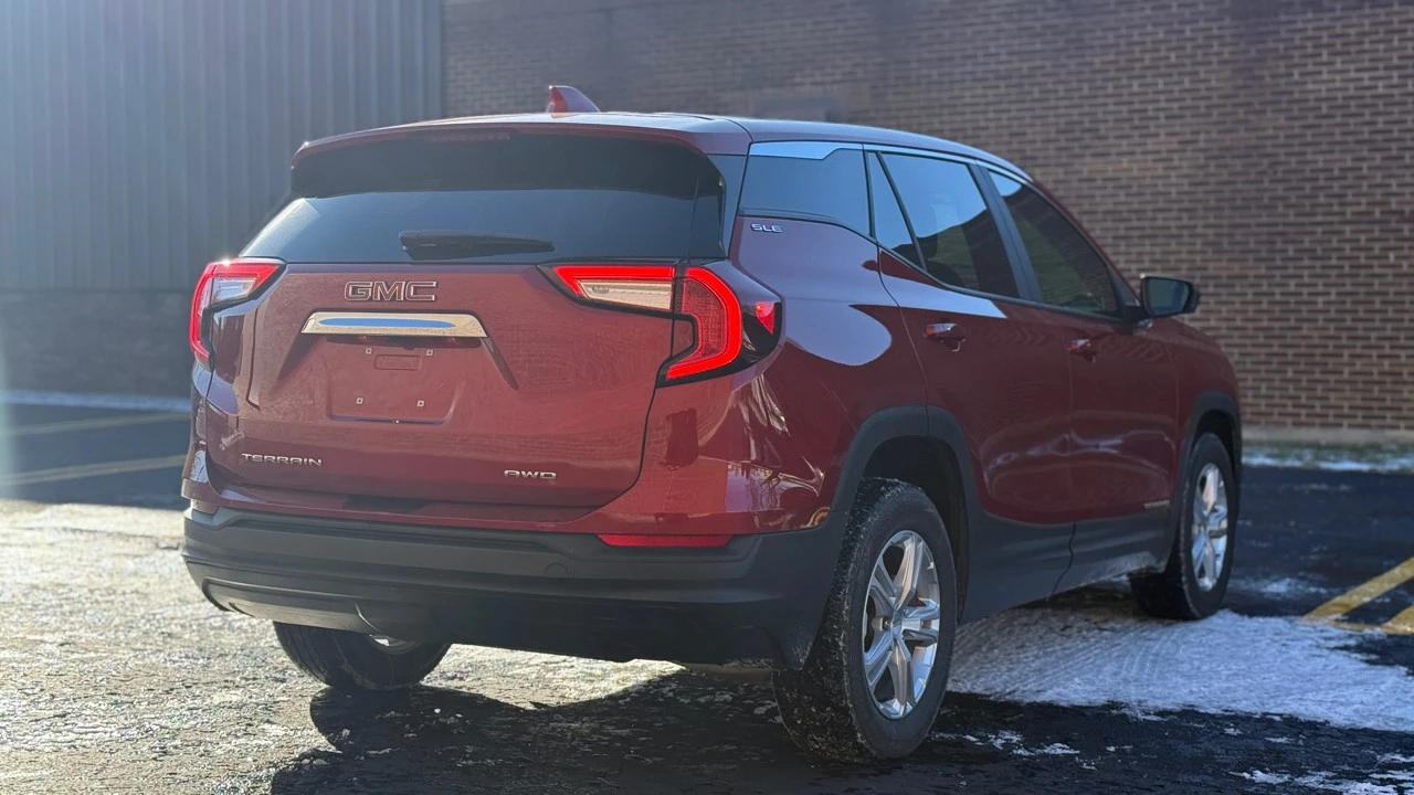 2022 GMC Terrain - Image 7 of 21