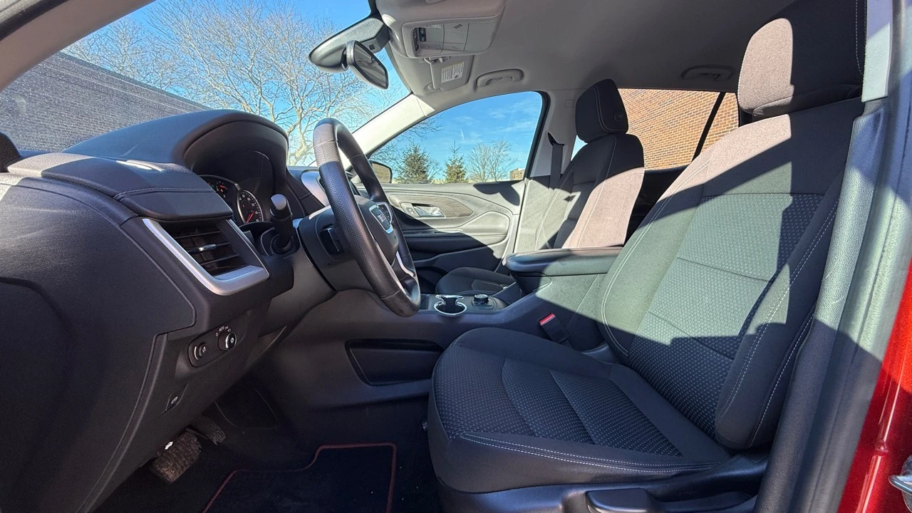 2022 GMC Terrain - Image 10 of 21