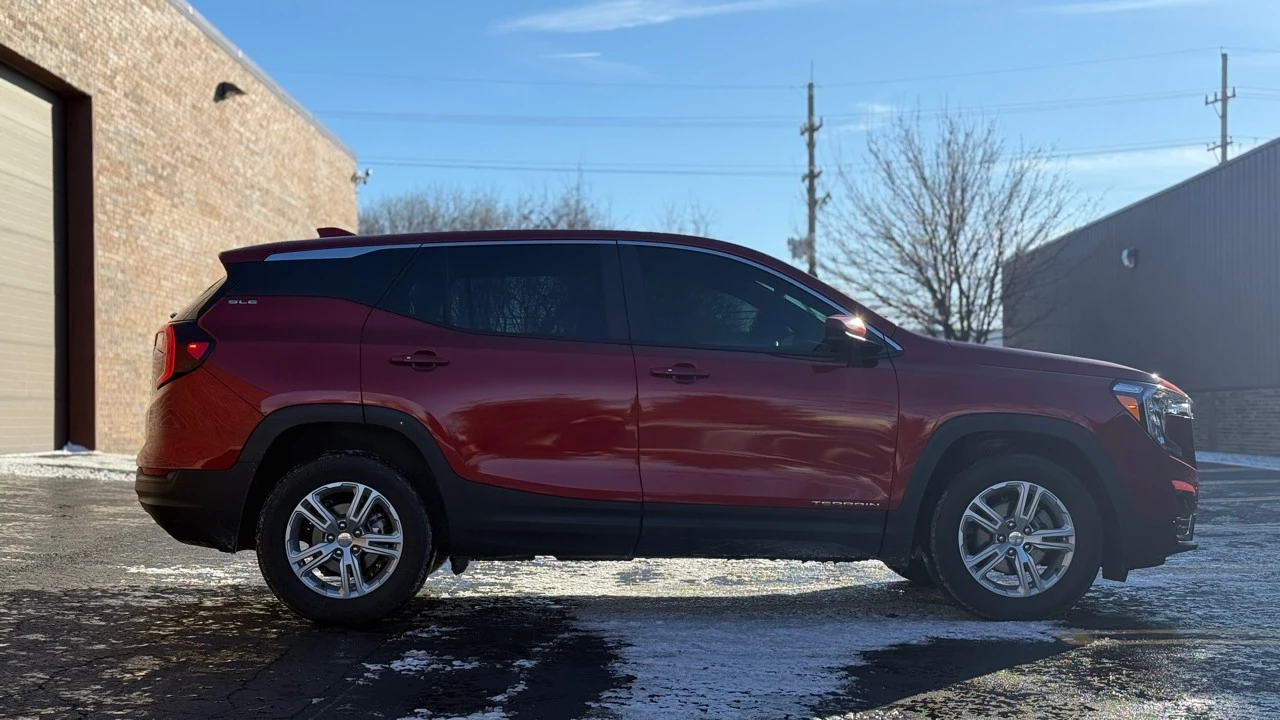 2022 GMC Terrain - Image 8 of 21