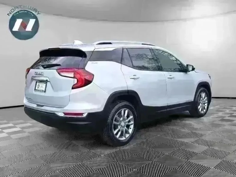 2022 GMC Terrain - Image 5 of 12