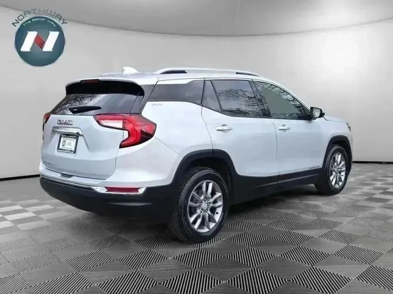 2022 GMC Terrain - Image 5 of 12