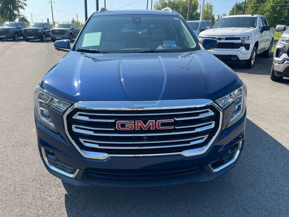 2022 GMC Terrain - Image 8 of 12
