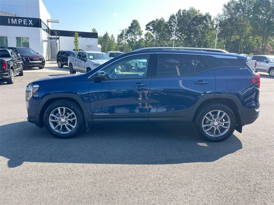 2022 GMC Terrain - Image 2 of 12