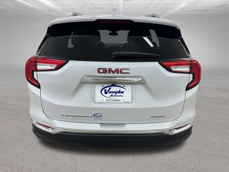 2022 GMC Terrain - Image 10 of 12