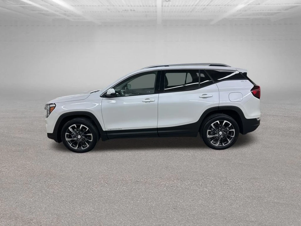 2022 GMC Terrain - Image 8 of 12