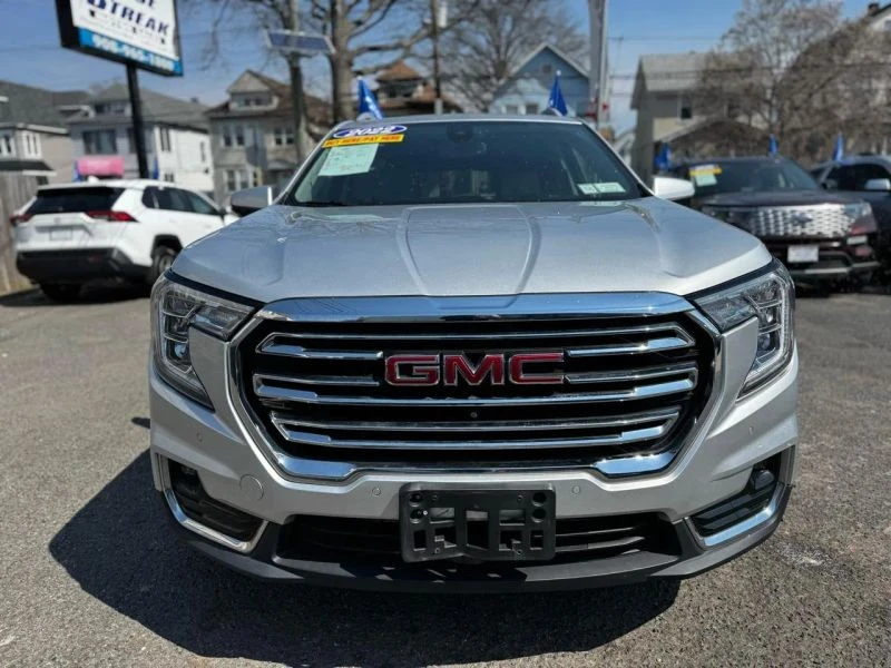 2022 GMC Terrain - Image 2 of 12