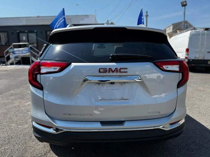 2022 GMC Terrain - Image 9 of 12