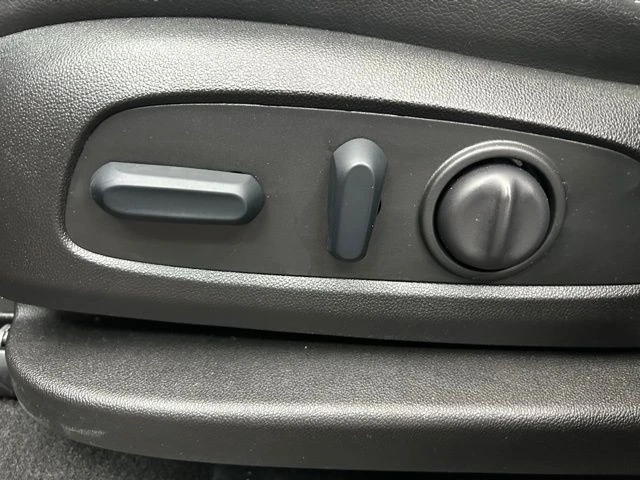 2022 GMC Terrain - Image 9 of 12