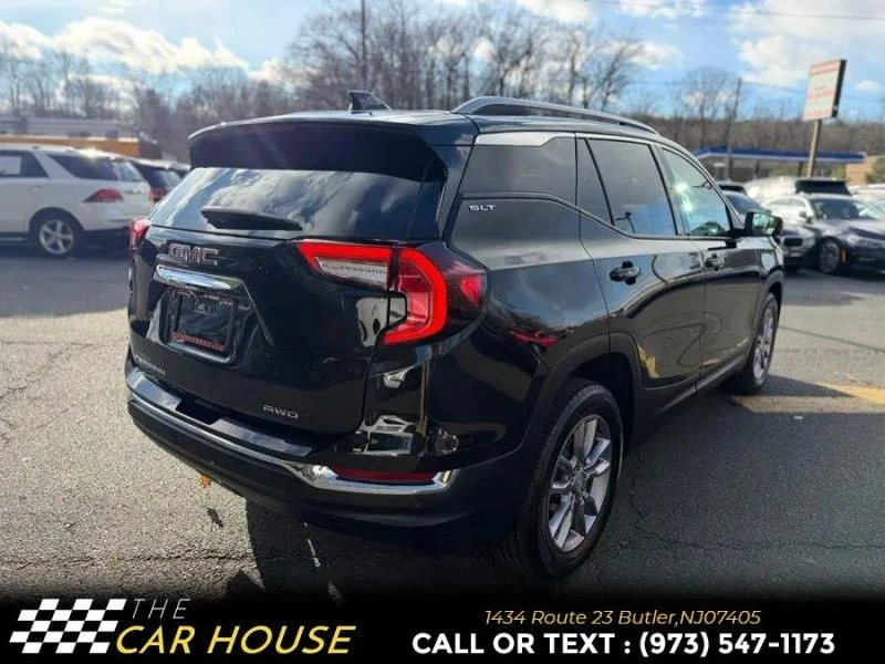 2022 GMC Terrain - Image 8 of 12