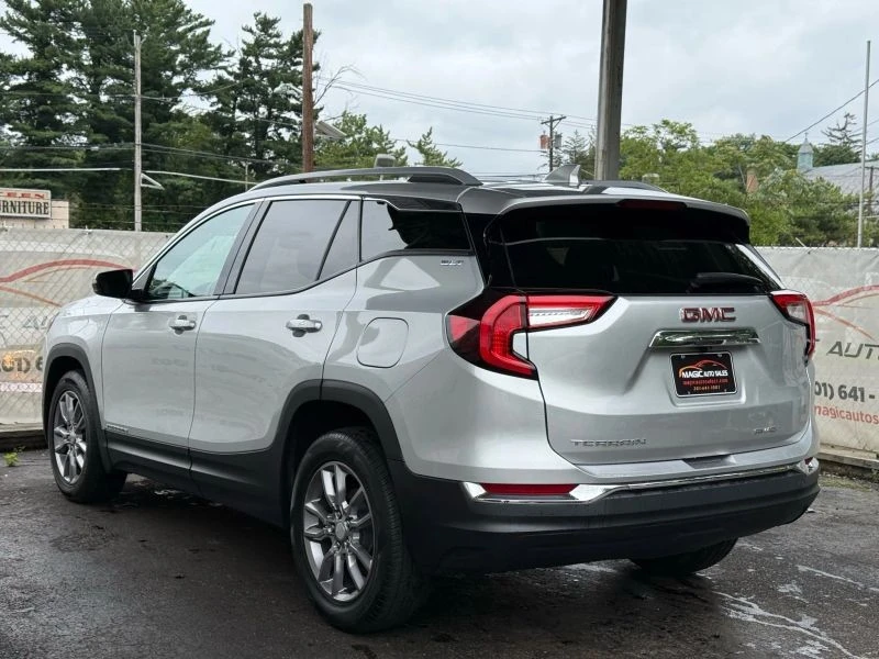 2022 GMC Terrain - Image 11 of 12