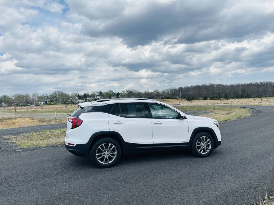 2022 GMC Terrain - Image 5 of 21