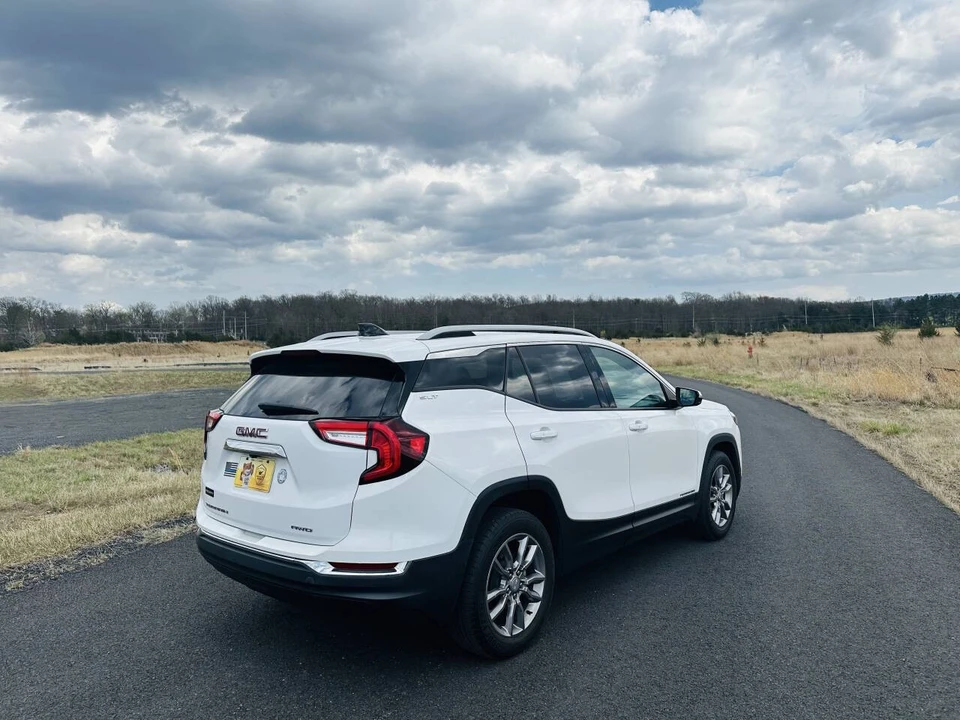 2022 GMC Terrain - Image 4 of 21