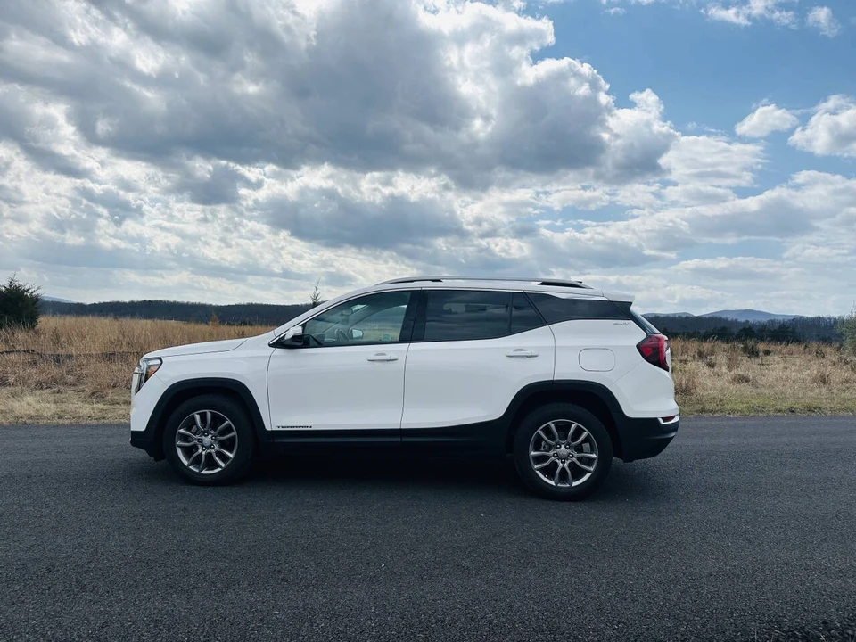 2022 GMC Terrain - Image 6 of 21