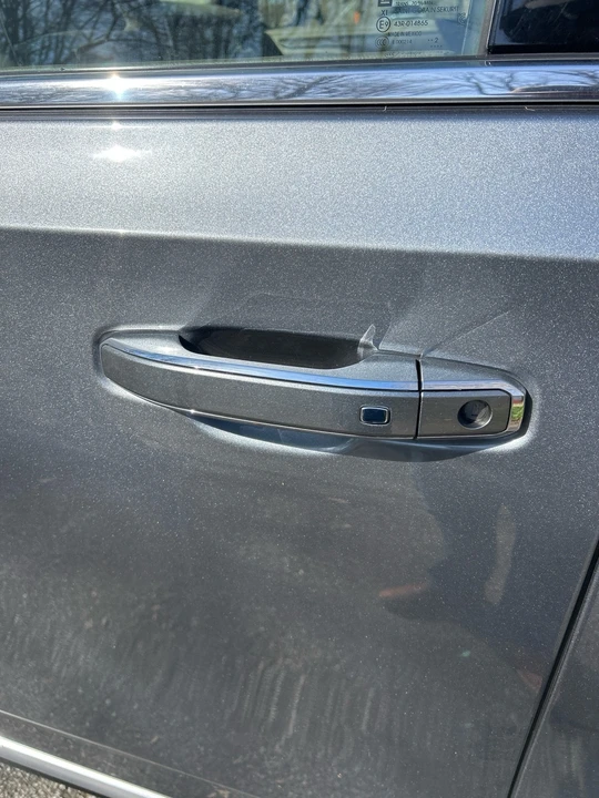 2022 GMC Yukon 5th Gen - Image 17 of 21