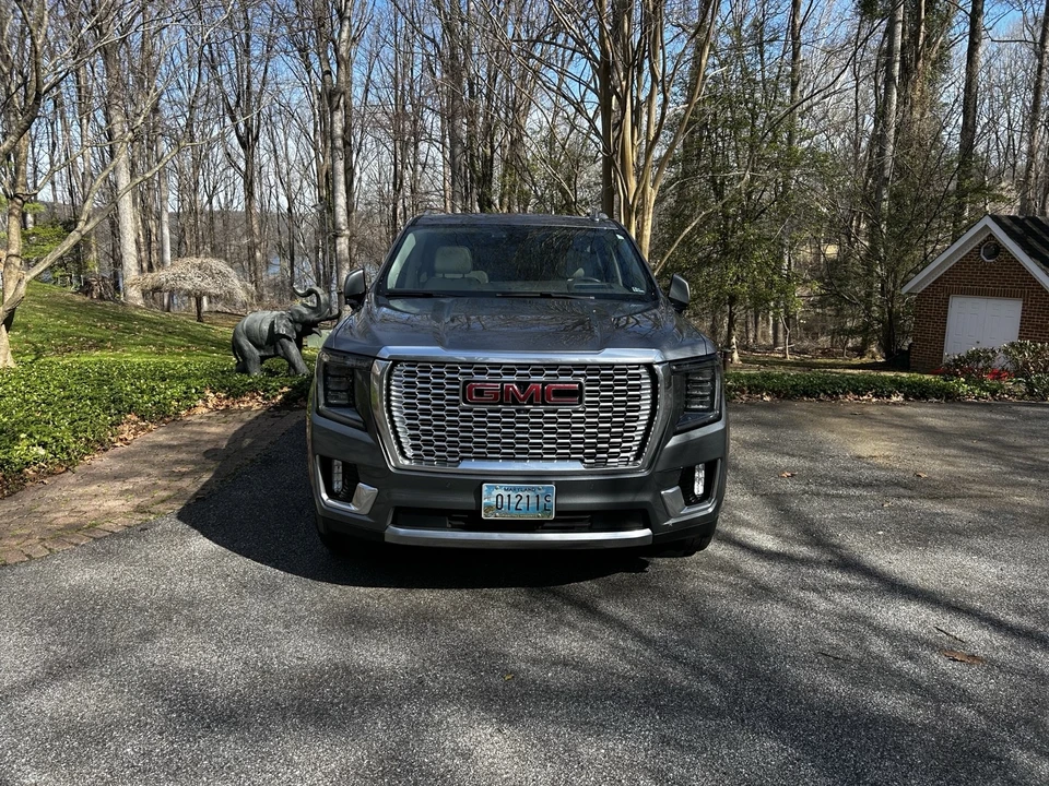 2022 GMC Yukon 5th Gen - Image 2 of 21