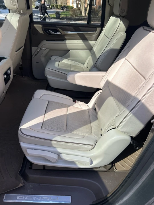 2022 GMC Yukon 5th Gen - Image 18 of 21
