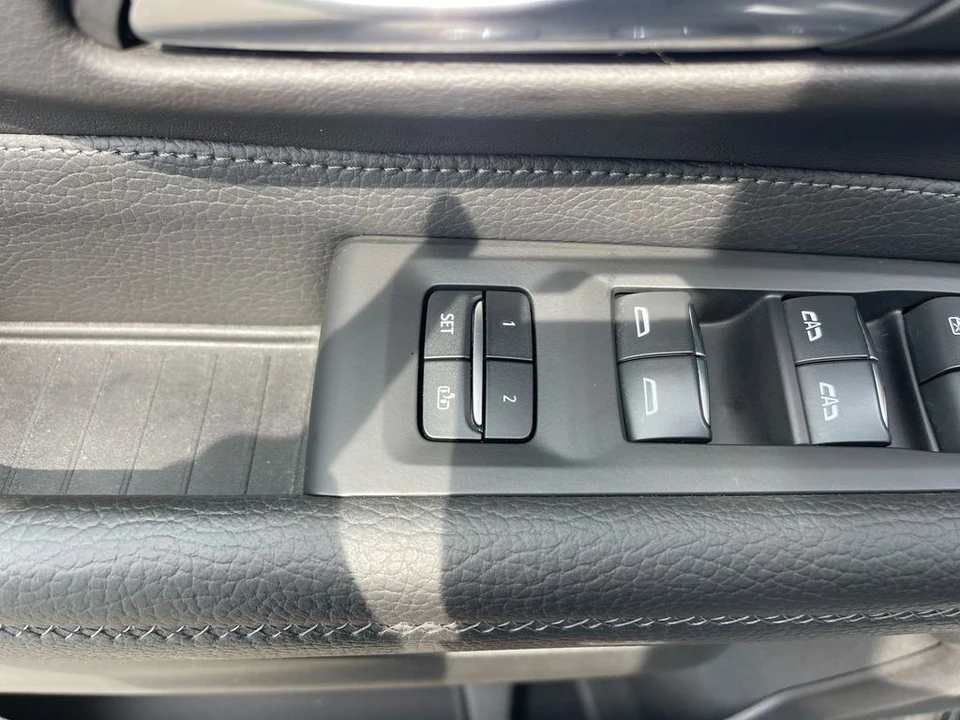 2022 GMC Yukon 5th Gen - Image 11 of 12