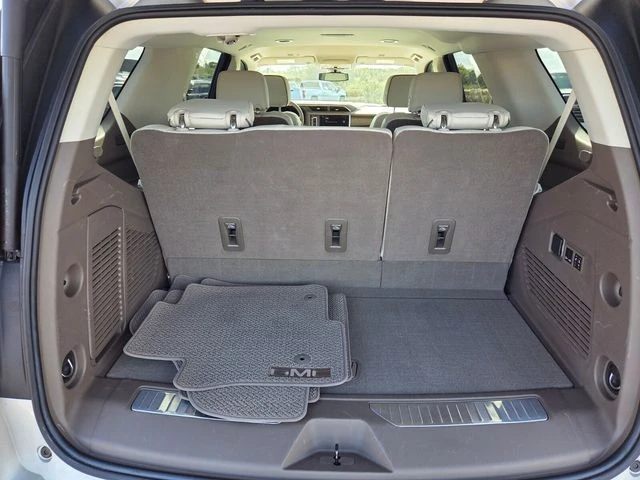 2022 GMC Yukon 5th Gen - Image 14 of 21