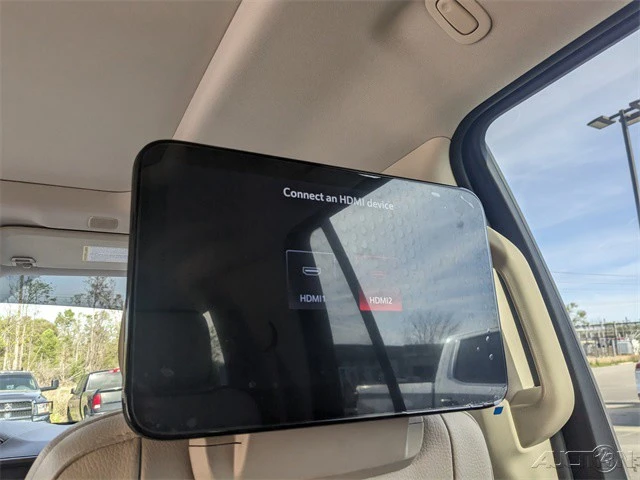 2022 GMC Yukon 5th Gen - Image 18 of 21