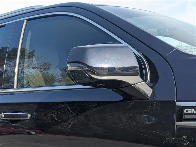 2022 GMC Yukon 5th Gen - Image 12 of 21