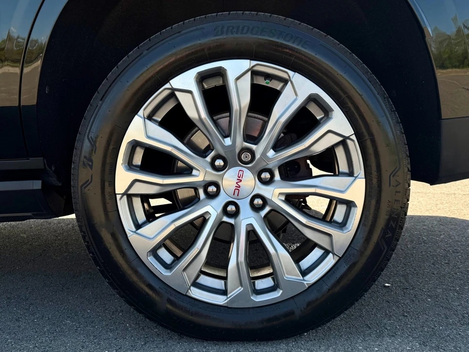 2022 GMC Yukon 5th Gen - Image 15 of 21