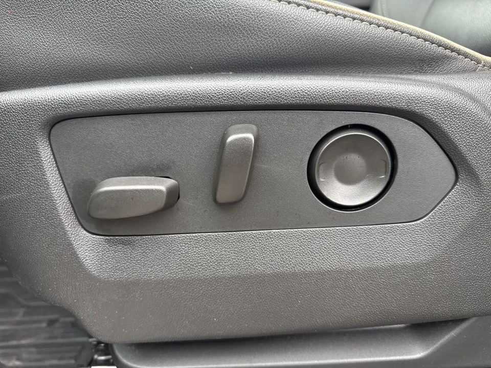 2022 GMC Yukon 5th Gen - Image 13 of 21