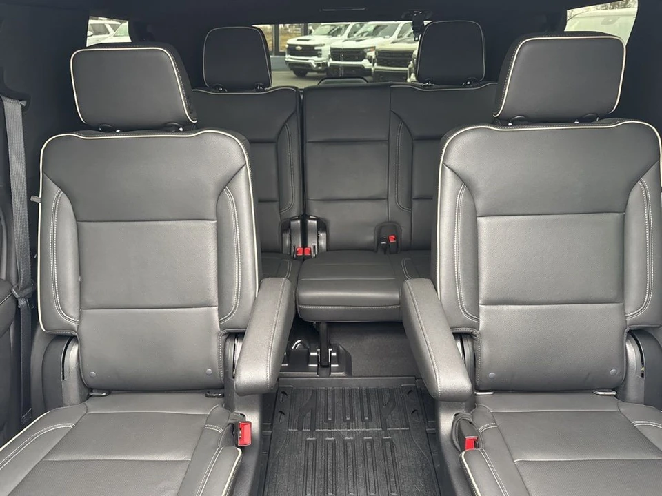 2022 GMC Yukon 5th Gen - Image 17 of 21
