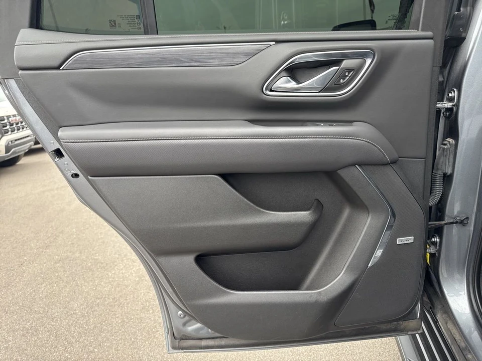 2022 GMC Yukon 5th Gen - Image 14 of 21