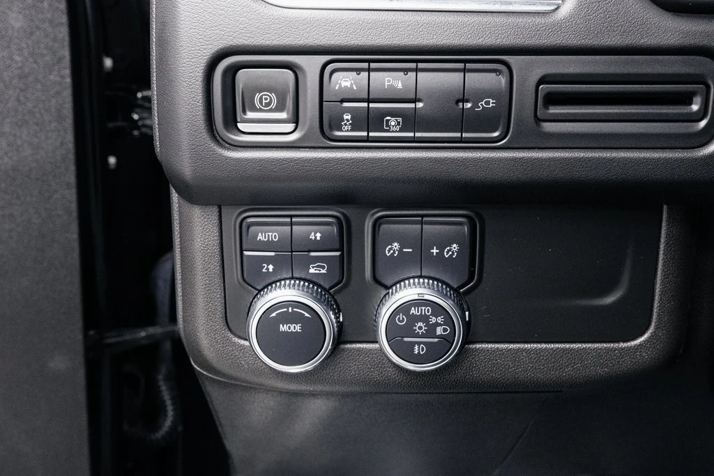 2022 GMC Yukon 5th Gen - Image 9 of 12