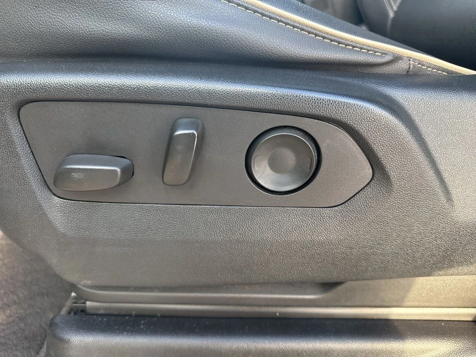 2022 GMC Yukon 5th Gen - Image 11 of 12