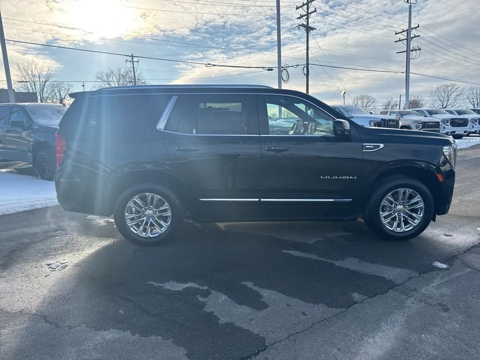 2022 GMC Yukon 5th Gen - Image 6 of 12