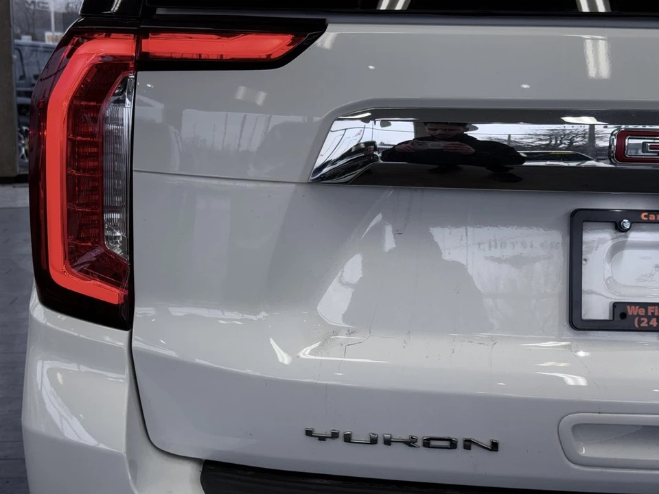 2022 GMC Yukon 5th Gen - Image 16 of 21