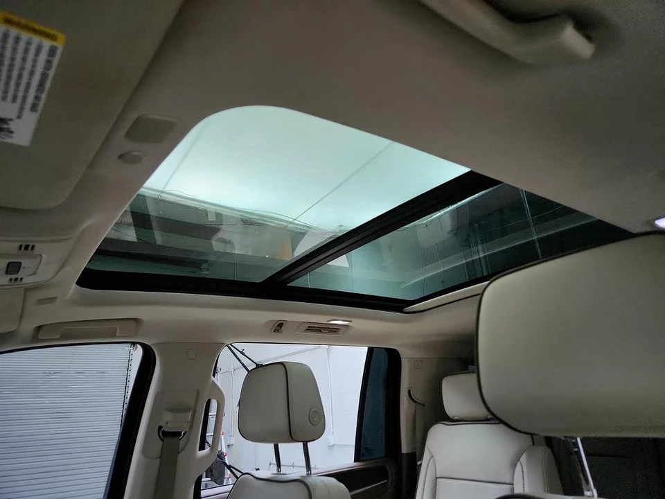 2022 GMC Yukon 5th Gen - Image 15 of 21
