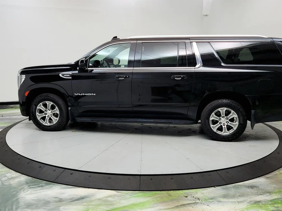 2022 GMC Yukon 5th Gen - Image 8 of 21