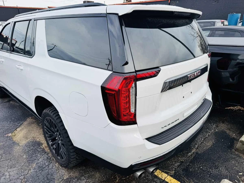 2022 GMC Yukon 5th Gen - Image 8 of 14