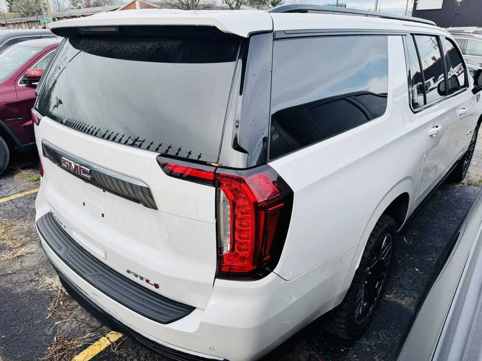 2022 GMC Yukon 5th Gen - Image 9 of 14