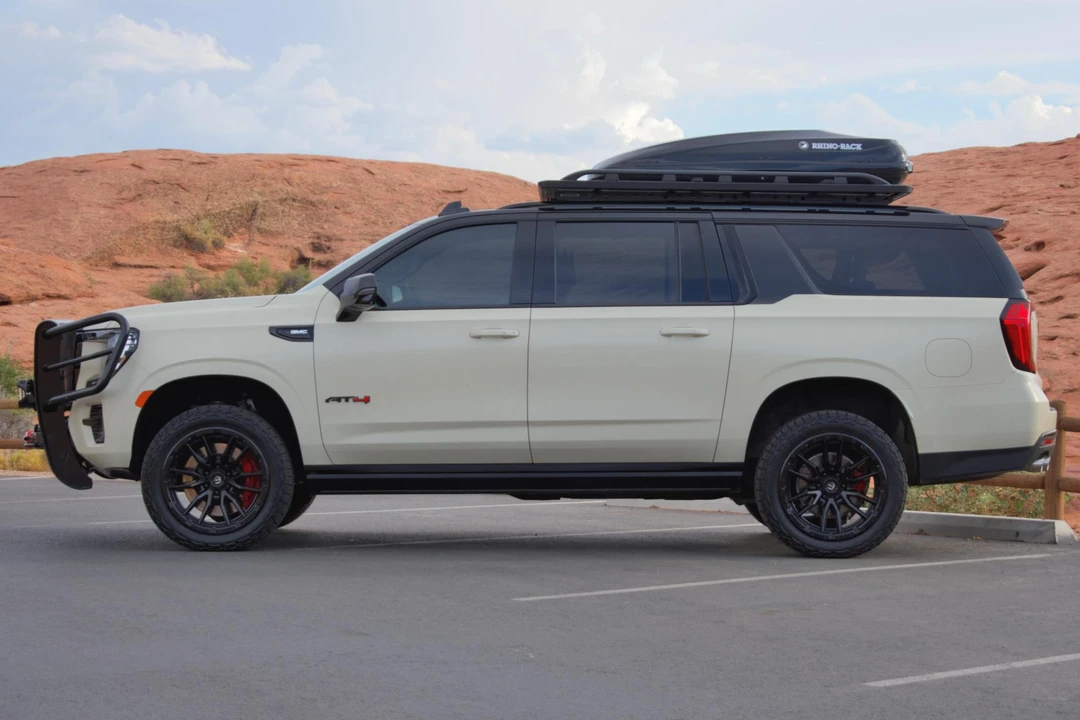 2022 GMC Yukon 5th Gen - Image 3 of 31