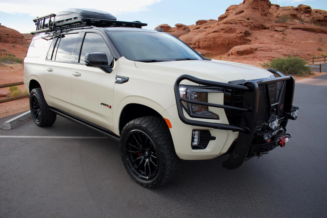2022 GMC Yukon 5th Gen - Image 16 of 31