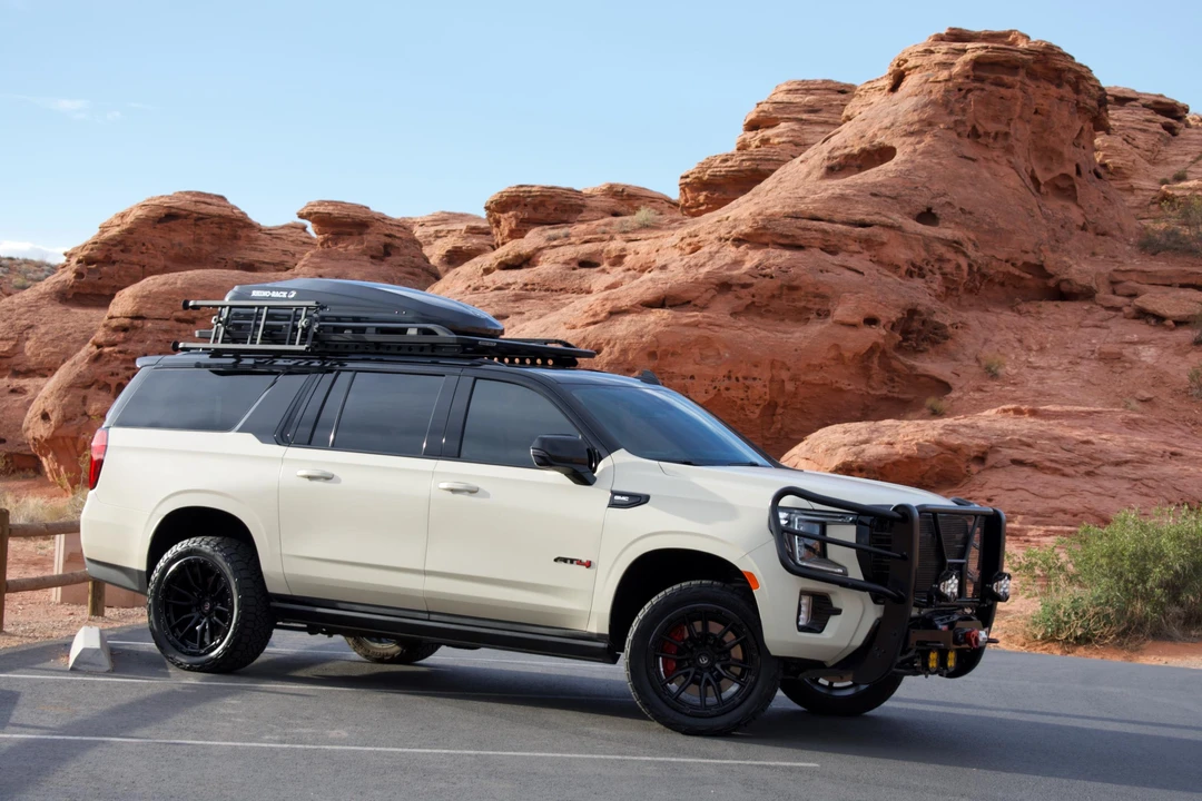 2022 GMC Yukon 5th Gen - Image 14 of 31